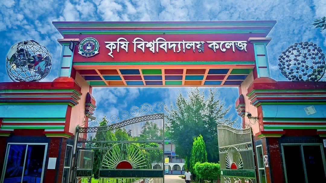 হুমকি-ষড়যন্ত্রের প্রতিবাদে অনশন, উপাচার্যের আশ্বাসে স্থগিত