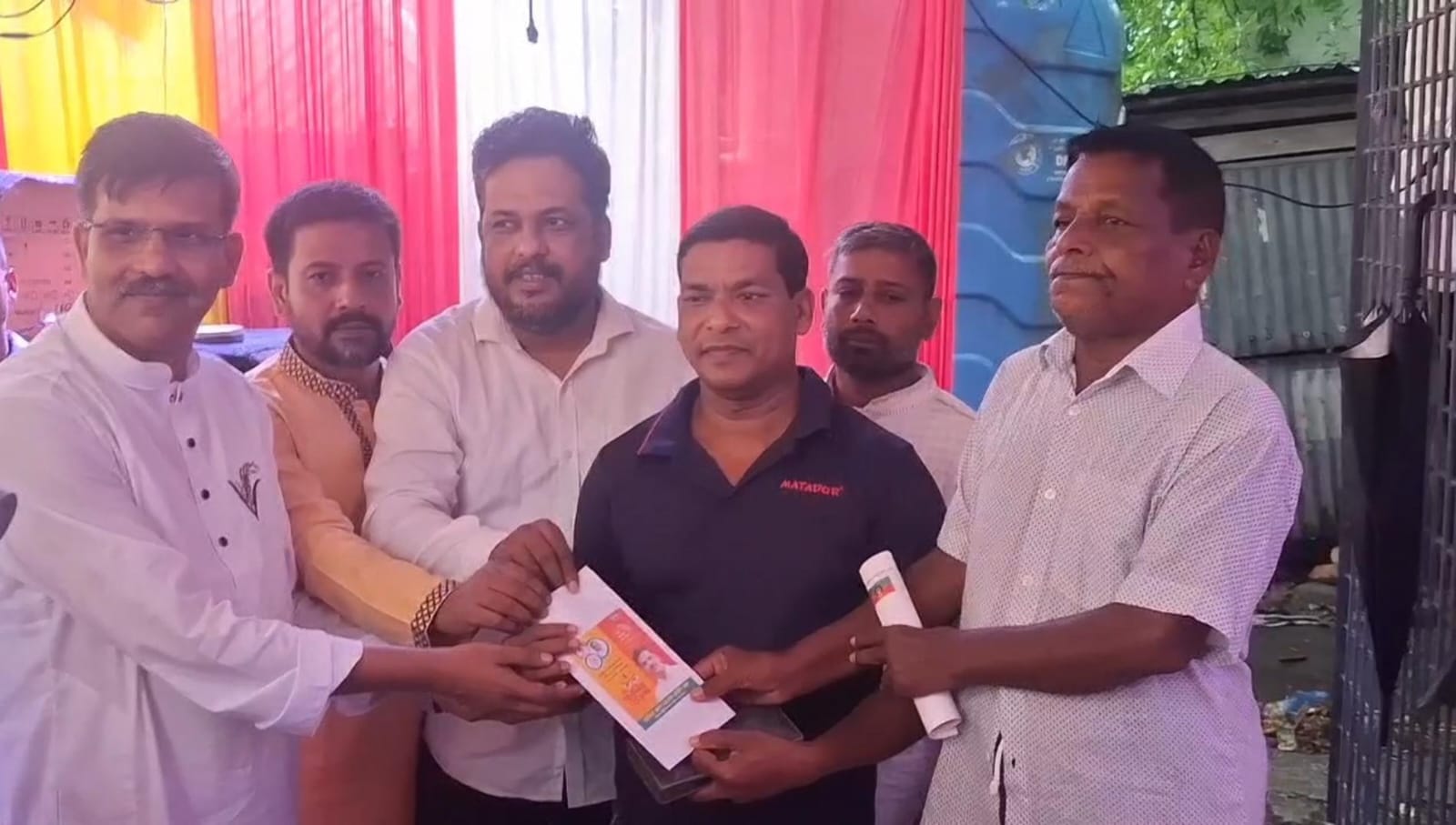 সনাতন ধর্মাবলম্বীদের মাঝে তারেক রহমানের ৩১  দফা পৌঁছে দিলেন সাইদ খান