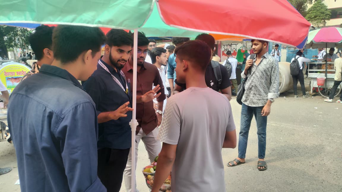 ঢাকা পলিটেকনিকে পরিচ্ছন্নতা সচেতনতায় কারিগরি ছাত্র আন্দোলনের উদ্যোগ
