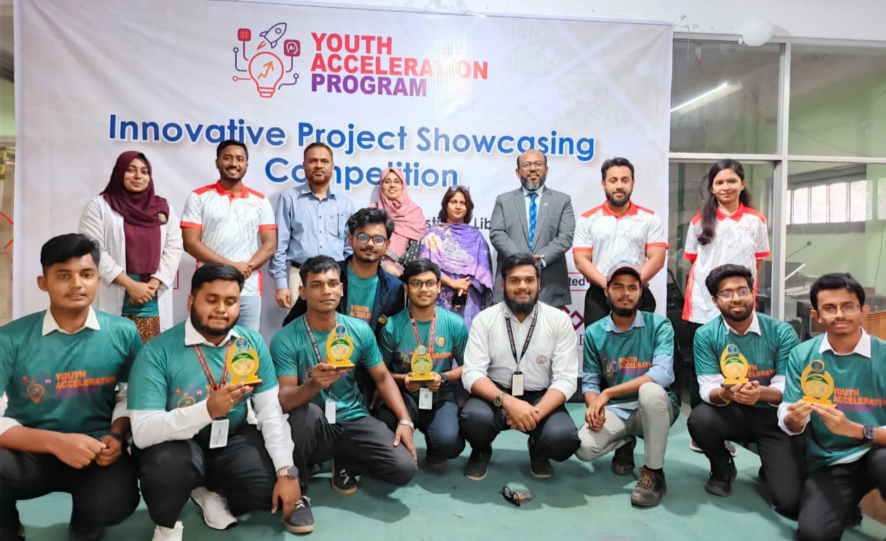 ঢাকা পলিটেকনিকে 