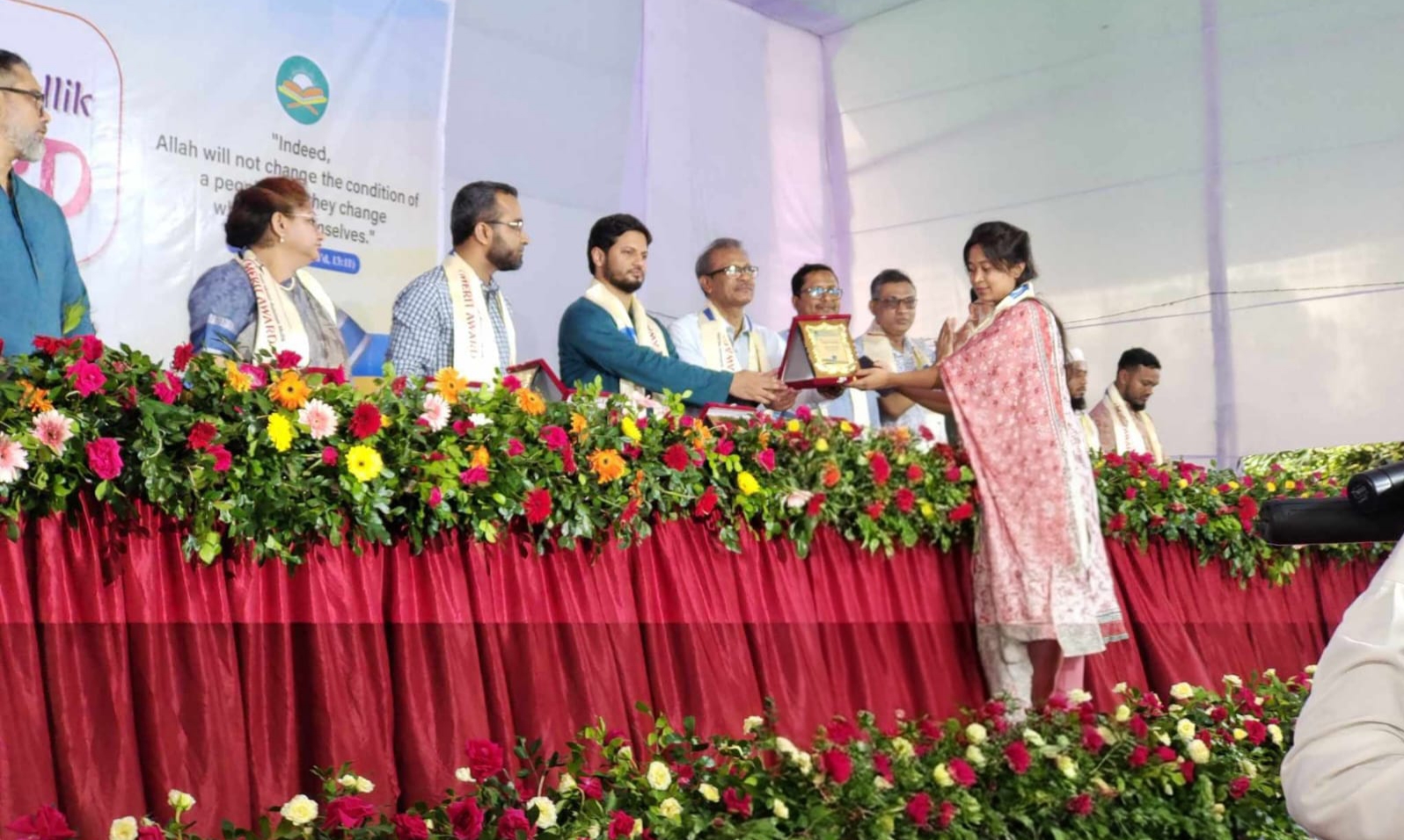 ছাত্রশিবিরের উদ্যোগে জবির  ২০০ শিক্ষার্থী কে মেরিট অ্যাওয়ার্ড প্রদান