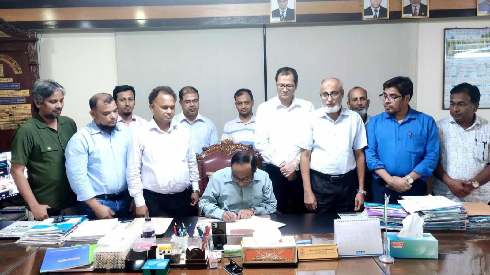 হাবিপ্রবির ২য় সমাবর্তনের সনদপত্র স্বাক্ষর কার্যক্রমের উদ্বোধন