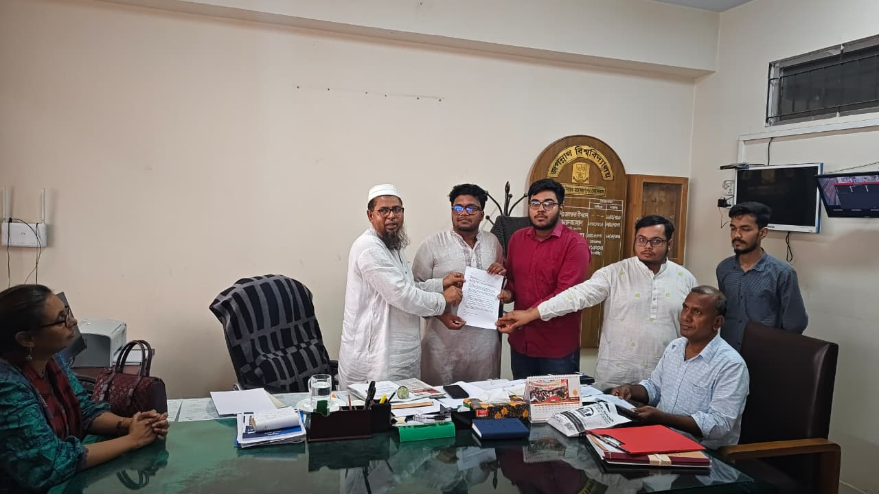 যথাসময়ে জকসুসহ পাঁচ দফা দাবিতে আপ বাংলাদেশের স্মারকলিপি প্রদান