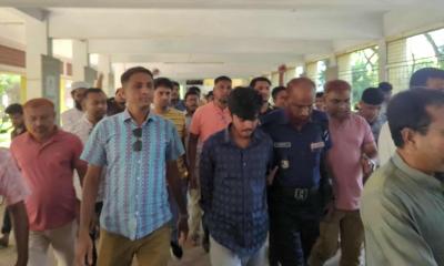 ইবিতে ছাত্রলীগ নেতা আটক, পুলিশে সোপর্দ