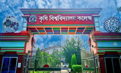 হুমকি-ষড়যন্ত্রের প্রতিবাদে অনশন, উপাচার্যের আশ্বাসে স্থগিত