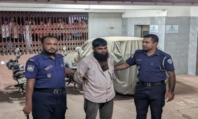 কুবির বাস চালককে মারধর, আটক এক