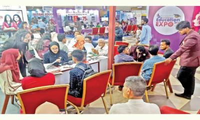 আইসিসিবির বিশাল ক্যানভাসে আন্তর্জাতিক শিক্ষামেলা: সঠিক পরামর্শ পেতে শিক্ষার্থী-অভিভাবকদের ভিড়