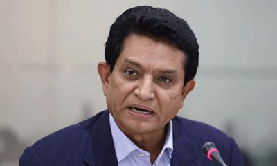 বিশ্ববাজারে টিকে থাকার চ্যালেঞ্জ: এআই প্রযুক্তির চাপ ও ১০ হাজার কর্মী ছাঁটাইয়ের আভাস এ কে আজাদের