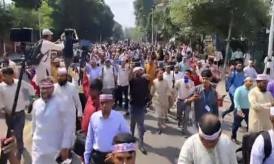 কালো পতাকা মিছিল শেষে শহীদ মিনারে ফিরে গেলেন এমপিওভুক্ত শিক্ষকরা