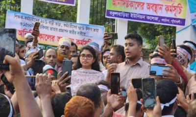 হাসনাত-জারা অনশনরত শিক্ষকদের পাশে, ‘ভূখা মিছিল’ ঘোষণা