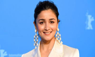 পোশাকে স্বামীর পদবি, আলোচনায় আলিয়া ভাট