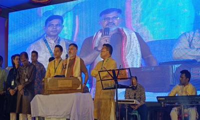 বসুন্ধরা সার্বজনীন পূজামণ্ডপের জন্য শফিকুল ইসলামের ১ লাখ টাকার অনুদান