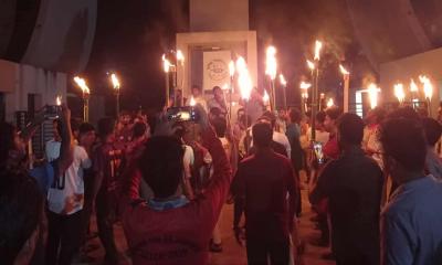 তিস্তা মহাপরিকল্পনা বাস্তবায়নের দাবিতে কুবিতে মশাল মিছিল
