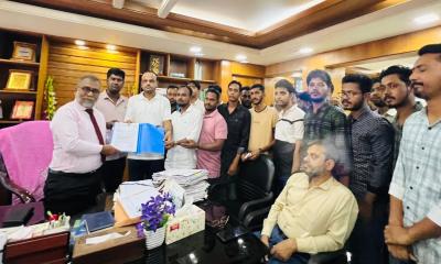 সাত দফা দাবিতে স্মারকলিপি প্রদান ইবি ছাত্রদলের, শাটডাউনের হুঁশিয়ারি