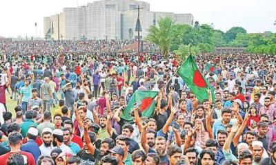 আস্থার সংকটে রাষ্ট্র: জুলাইয়ের স্বপ্নে দুর্নীতির ছায়া