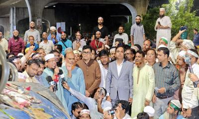 দুপুর ১২টার মধ্যে প্রজ্ঞাপন না এলে ‘শাহবাগ ব্লকেড’ করবেন শিক্ষকরা