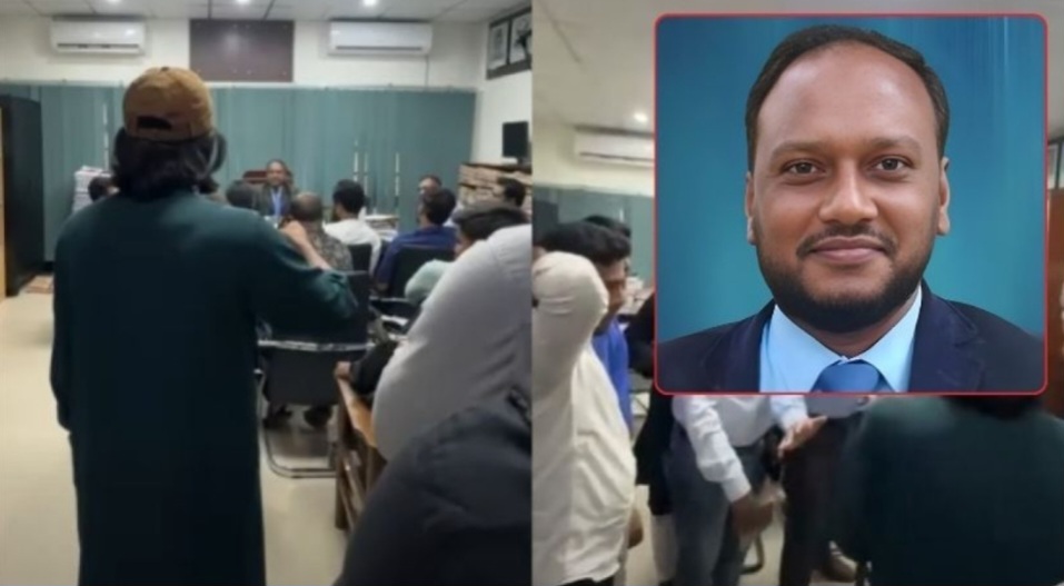 অফিস কক্ষে রাজনৈতিক নেতাদের সঙ্গে বৈঠকে ব্যস্ত রেজিস্ট্রার, ঘটনার বর্ণনায় যা বললেন রাকসুর জিএস আম্মার