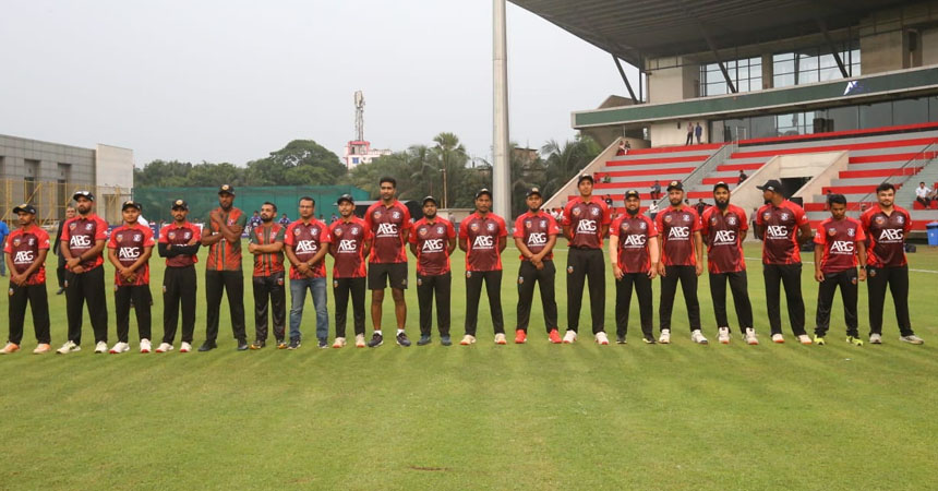 উদ্বোধনী দিনে রফিক-আশরাফুলের উপস্থিতি: জমে উঠেছে ‘এবিজি ইউনিভার্সিটি কাপ’