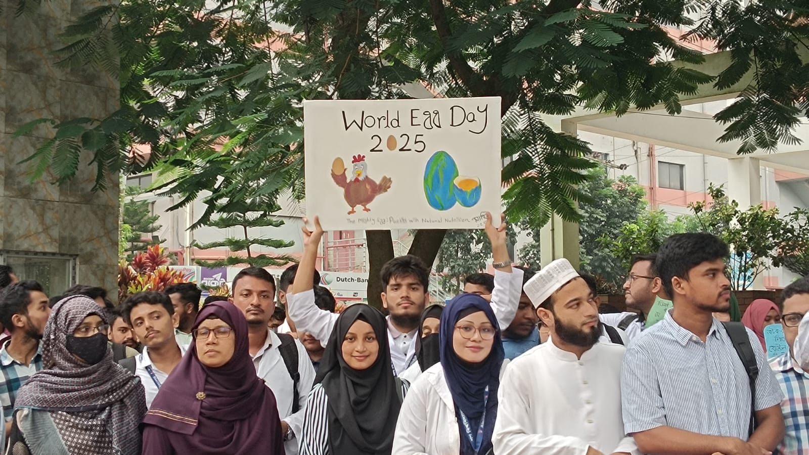 গণ বিশ্ববিদ্যালয়ে বর্ণিল আয়োজনে বিশ্ব ডিম দিবস উদযাপন 