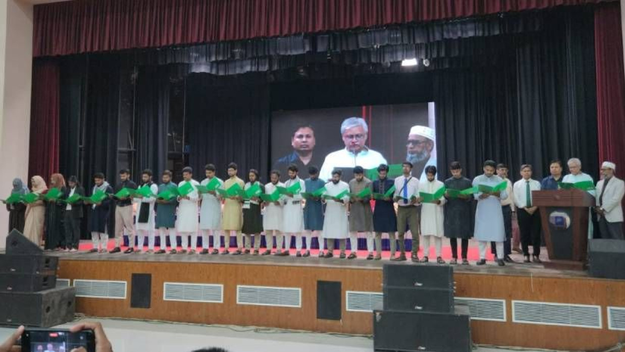 রাকসুর নবনির্বাচিত প্রতিনিধিদের শপথ গ্রহণ সম্পন্ন