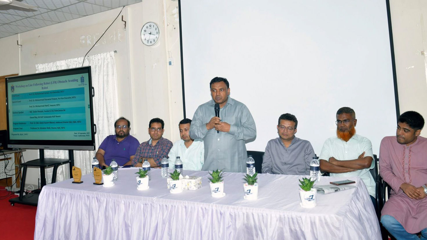 নোবিপ্রবিতে আনুষ্ঠানিকভাবে যাত্রা শুরু করলো মেকাট্রনিক্স ক্লাব